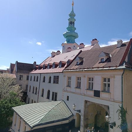 Krasny Byt S Vyhladmi V Historickom Centre Bratislava Kamer foto