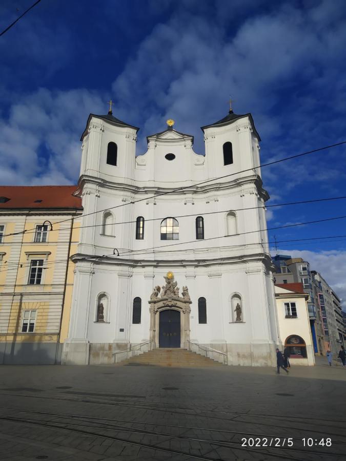 Krasny Byt S Vyhladmi V Historickom Centre Bratislava Buitenkant foto